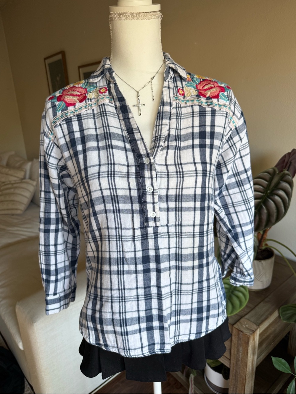ANDREE BY UNIT Navy and White Plaid Button-Down with Floral Shoulder Embroidery